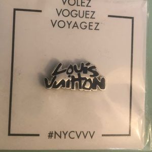 LOUIS VUITTON Limited pin for the Volez Voguez Vo…